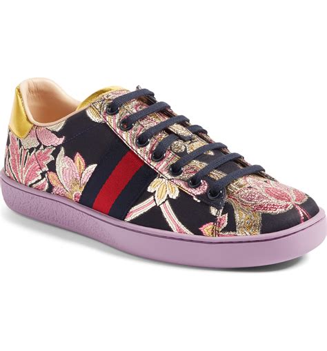 gucci sneakers bimba apllicazioni floreali|Shop Gucci New Ace Floral.